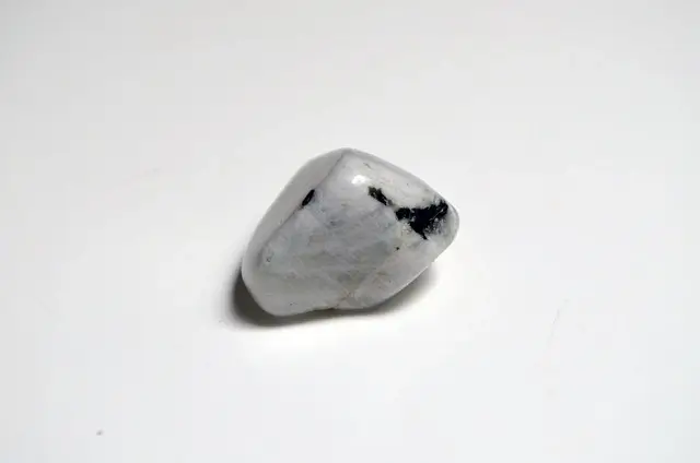 moonstone for lucid dreaming