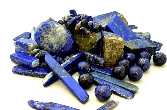 lapas lazuli crystal for lucid dreaming