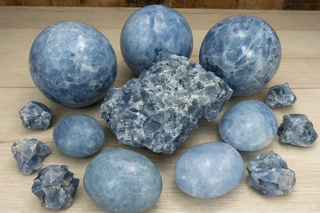 blue calcite crystal for lucid dreaming